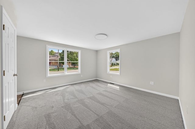 61 Stevens Rd, Swansea, MA 02777