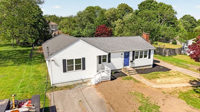 61 Stevens Rd, Swansea, MA 02777