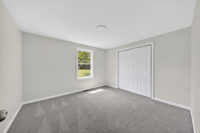 61 Stevens Rd, Swansea, MA 02777