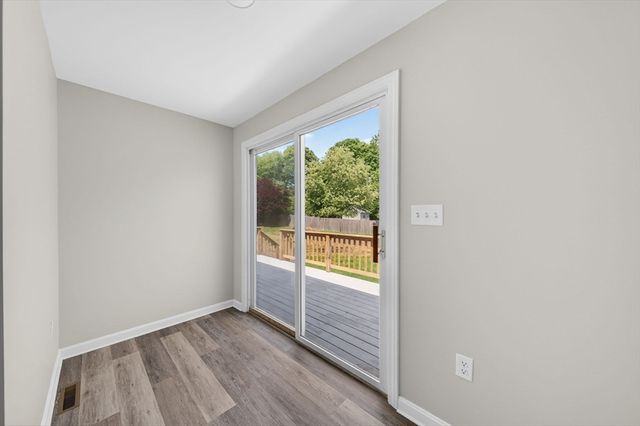 61 Stevens Rd, Swansea, MA 02777