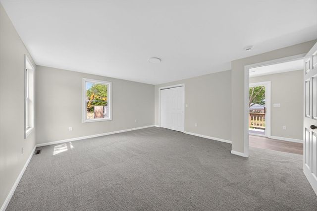 61 Stevens Rd, Swansea, MA 02777