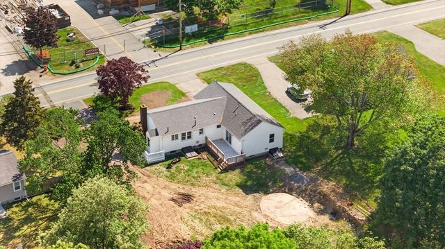 61 Stevens Rd, Swansea, MA 02777