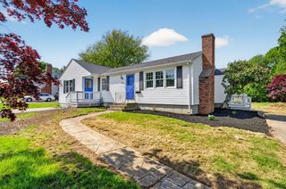 61 Stevens Rd, Swansea, MA 02777