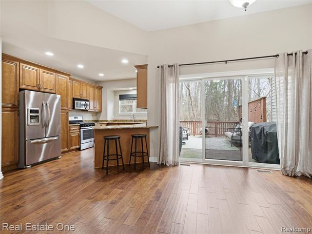 9572 Kingsway Circle, Clarkston, MI 48348