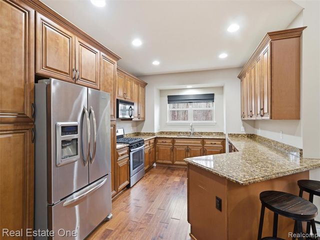 9572 Kingsway Circle, Clarkston, MI 48348