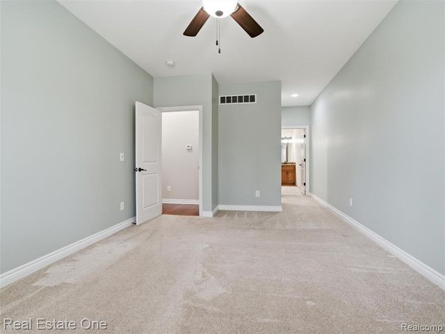 9572 Kingsway Circle, Clarkston, MI 48348