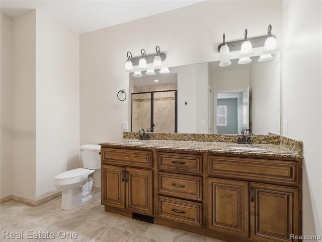 9572 Kingsway Circle, Clarkston, MI 48348