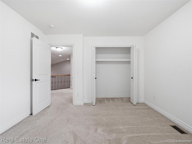 9572 Kingsway Circle, Clarkston, MI 48348