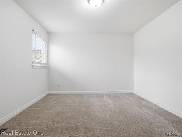 9572 Kingsway Circle, Clarkston, MI 48348