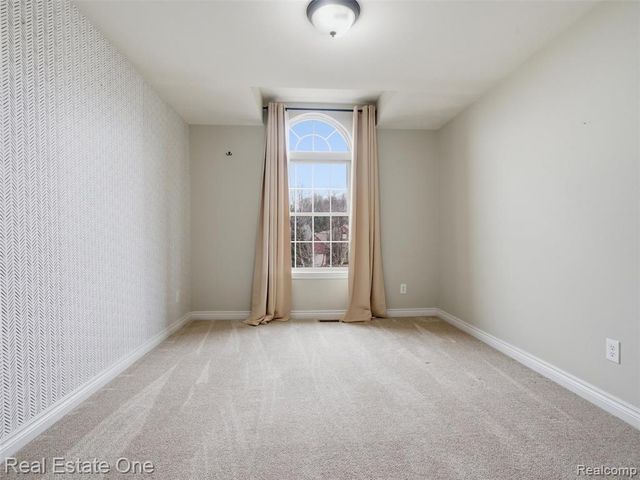 9572 Kingsway Circle, Clarkston, MI 48348