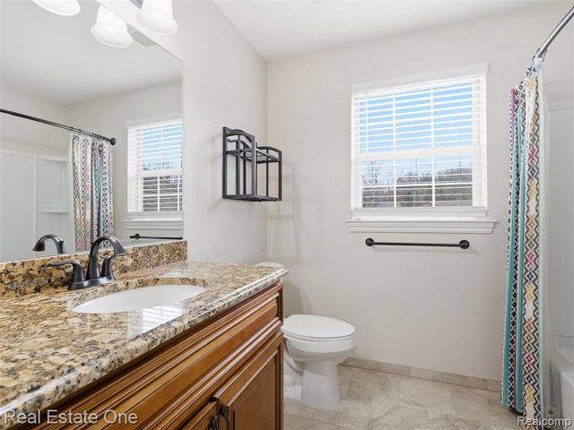 9572 Kingsway Circle, Clarkston, MI 48348