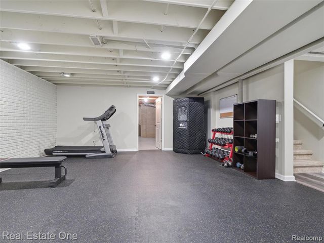 9572 Kingsway Circle, Clarkston, MI 48348