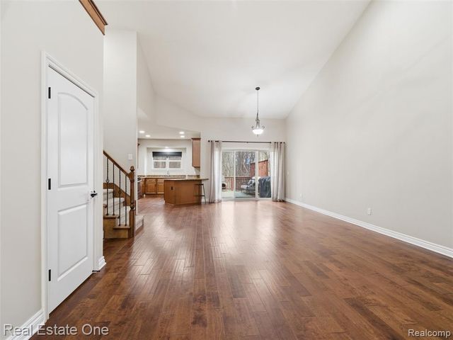 9572 Kingsway Circle, Clarkston, MI 48348