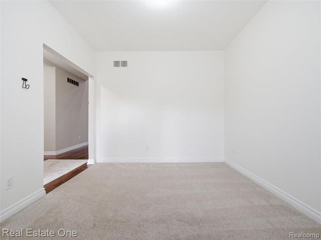 9572 Kingsway Circle, Clarkston, MI 48348