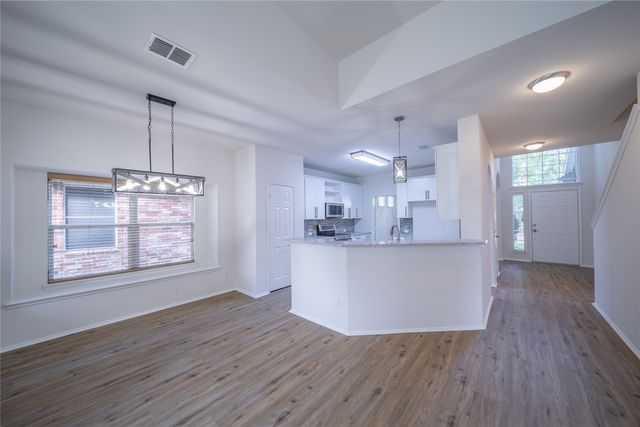 9601 Links Fairway Drive, Rowlett, TX 75089