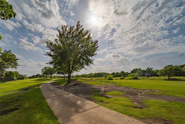 9601 Links Fairway Drive, Rowlett, TX 75089