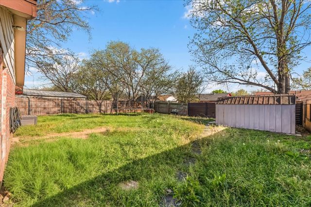 2528 Navasota Circle, Fort Worth, TX 76131