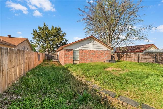 2528 Navasota Circle, Fort Worth, TX 76131