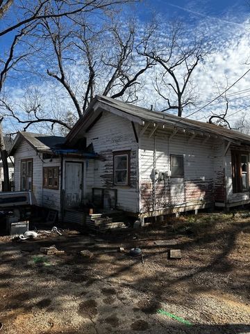 726 W Sherman Street, Paris, TX 75460