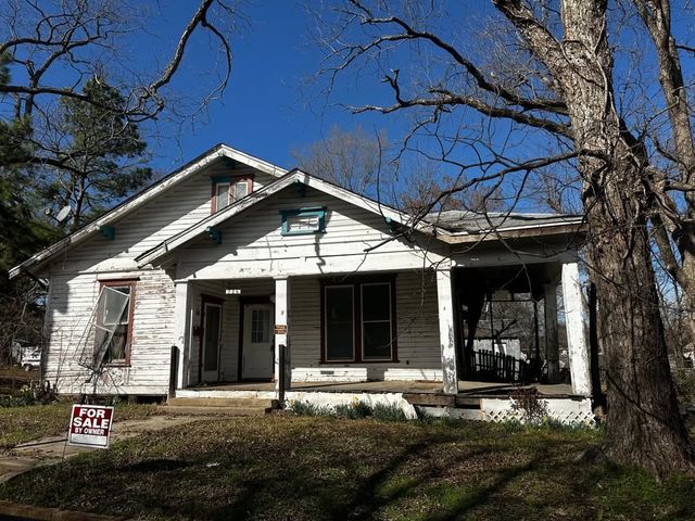 726 W Sherman Street, Paris, TX 75460