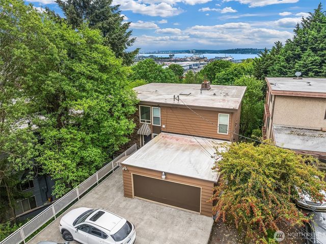 2215 W Raye Street, Seattle, WA 98199
