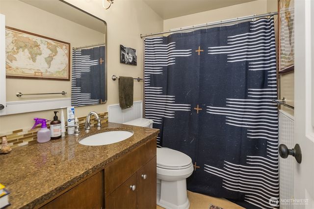 2215 W Raye Street, Seattle, WA 98199