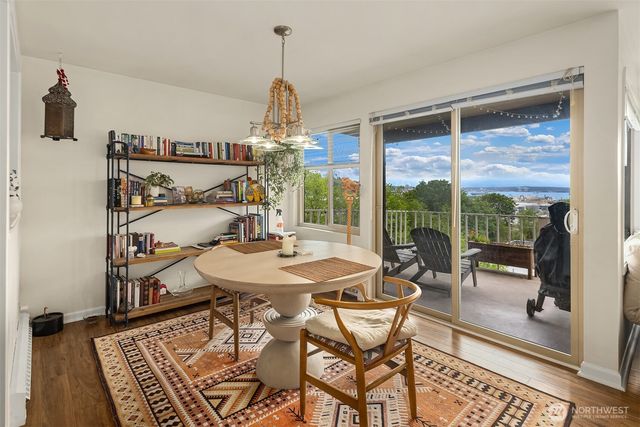 2215 W Raye Street, Seattle, WA 98199