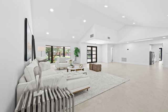 7571 Estrella Circle, Boca Raton, FL 33433