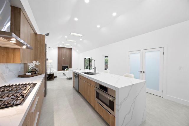 7571 Estrella Circle, Boca Raton, FL 33433