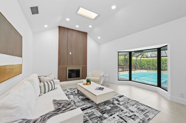 7571 Estrella Circle, Boca Raton, FL 33433