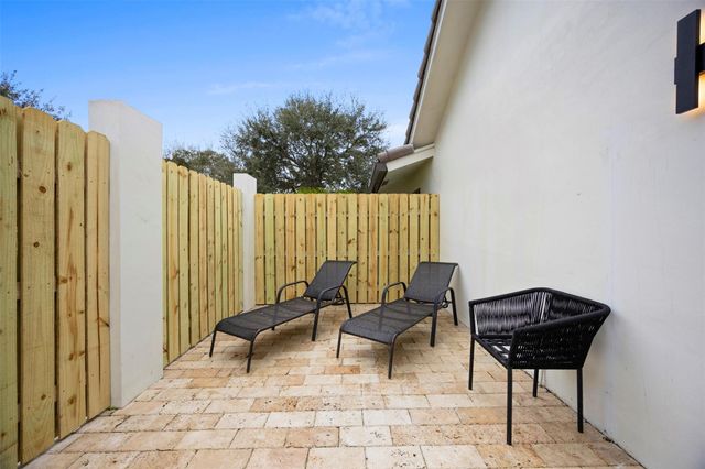 7571 Estrella Circle, Boca Raton, FL 33433