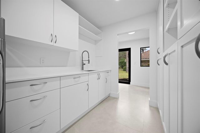 7571 Estrella Circle, Boca Raton, FL 33433