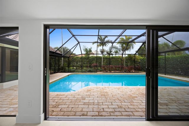 7571 Estrella Circle, Boca Raton, FL 33433