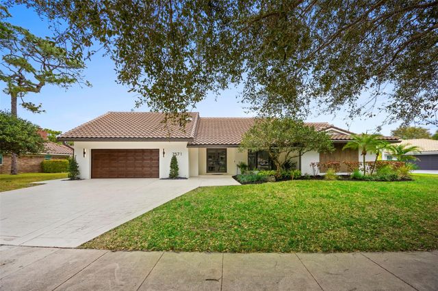 7571 Estrella Circle, Boca Raton, FL 33433