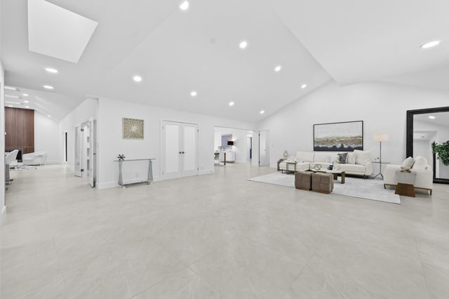 7571 Estrella Circle, Boca Raton, FL 33433