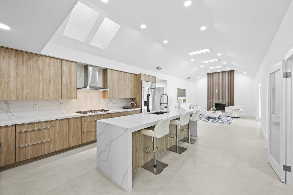 7571 Estrella Circle, Boca Raton, FL 33433