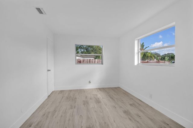 4911 NW 16th Street, Lauderhill, FL 33313