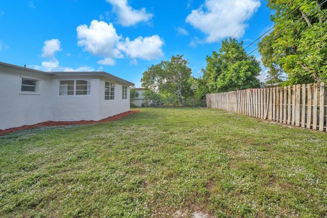 4911 NW 16th Street, Lauderhill, FL 33313