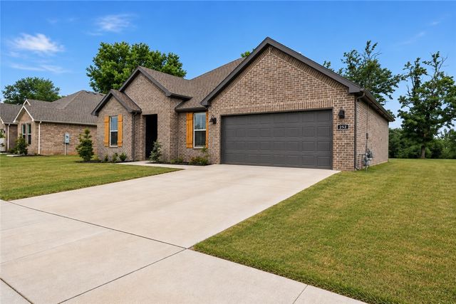 252 Yona Lane, Farmington, AR 72730