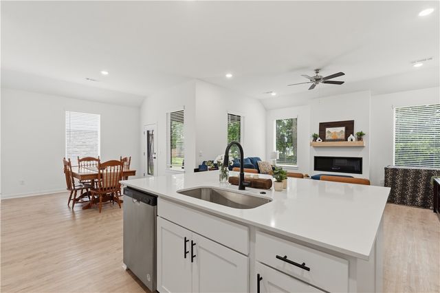 252 Yona Lane, Farmington, AR 72730