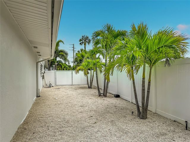 605 KEY ROYALE DRIVE, Holmes Beach, FL 34217