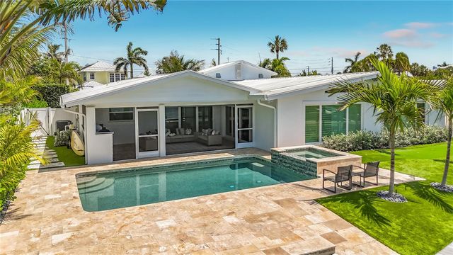 605 KEY ROYALE DRIVE, Holmes Beach, FL 34217