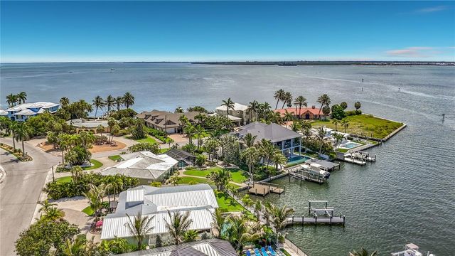 605 KEY ROYALE DRIVE, Holmes Beach, FL 34217