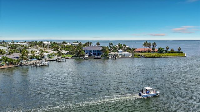 605 KEY ROYALE DRIVE, Holmes Beach, FL 34217