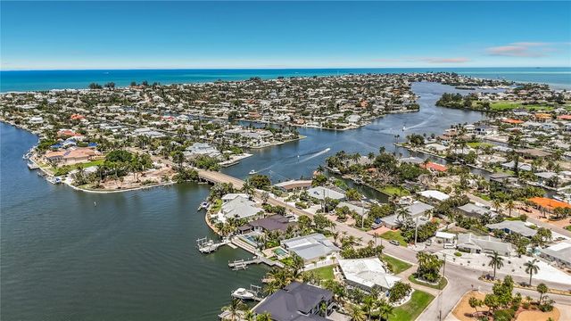 605 KEY ROYALE DRIVE, Holmes Beach, FL 34217