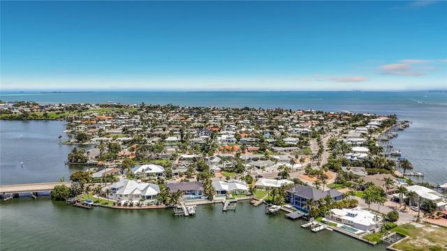605 KEY ROYALE DRIVE, Holmes Beach, FL 34217