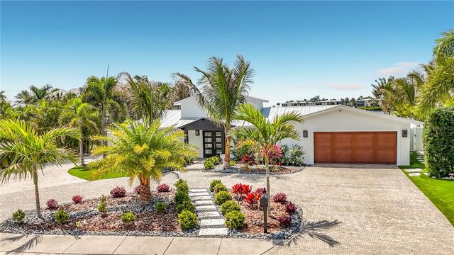 605 KEY ROYALE DRIVE, Holmes Beach, FL 34217