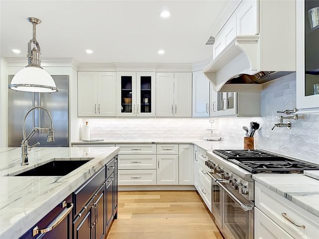 605 KEY ROYALE DRIVE, Holmes Beach, FL 34217