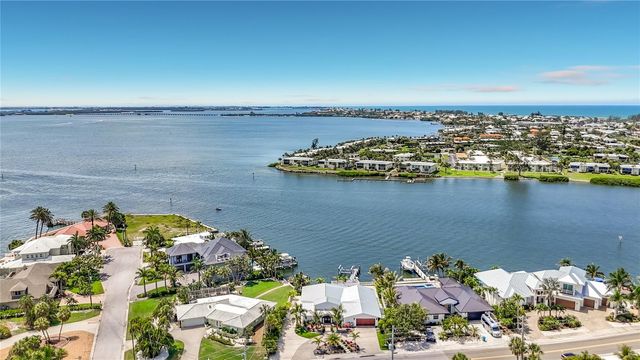 605 KEY ROYALE DRIVE, Holmes Beach, FL 34217