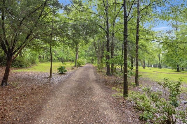 10945 Coleman Dairy Road, Wilmer, AL 36587
